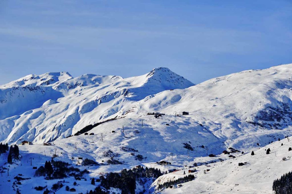 Skigebiet Sedrun-Andermatt am Oberalppass in den Schweizer Alpen